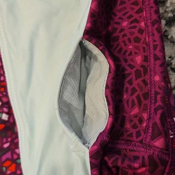 LULULEMON RUN TIMES SHORTS PARADISE CAMO MULTI/PARADISE GEO REGAL PLUM. SIZE 4 - Picture 9 of 10